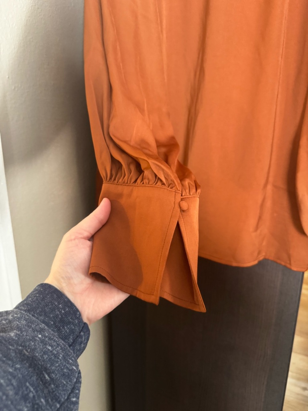Banana Republic Rust Brown V-Neck Long Sleeve Blouse - Picture 7 of 7